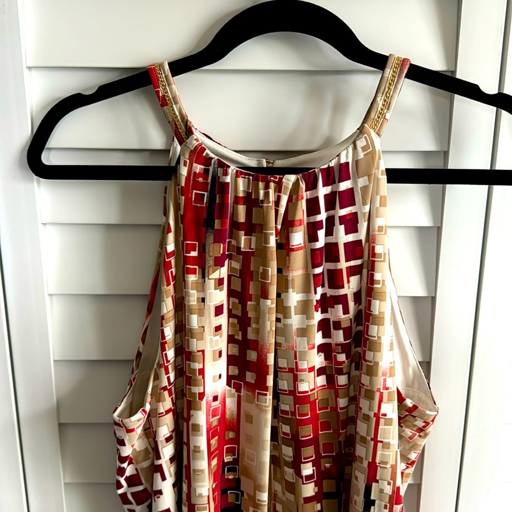 WHBM racer style tank blouse with sexy open back and keyhole front. EUC sz L